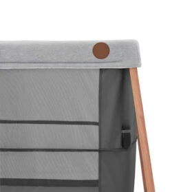 Maxi-Cosi Lit De Voyage Iris 16 Maxi-Cosi Lit De Voyage Iris -Bébés Produits Magasin lit voyage iris essential graphite maxi cosi bambinou detail