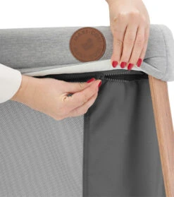 Maxi-Cosi Lit De Voyage Iris 20 Maxi-Cosi Lit De Voyage Iris -Bébés Produits Magasin lit voyage iris essential graphite maxi cosi bambinou zip