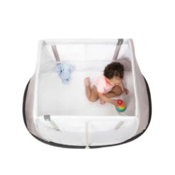 Lit De Voyage Pliant Instant -Bébés Produits Magasin lit voyage pliant instant white sand aeromoov bambinou bebe 1