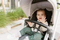 Uppababy Poussette Cruz V2 -Bébés Produits Magasin poussette cruz v2 jordan uppababy bambinou assise